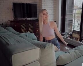 Секс мама и сын на диван: смотреть видео онлайн